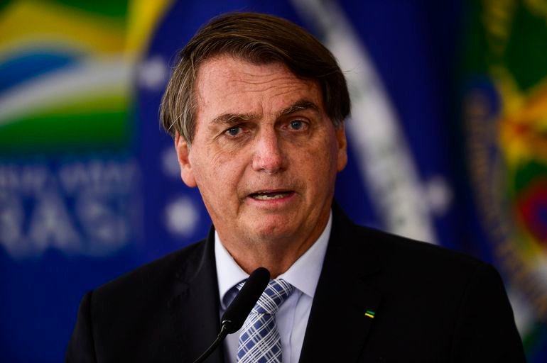 Bolsonaro diz em evento que 'só falta assinar' decreto contra medidas restritivas