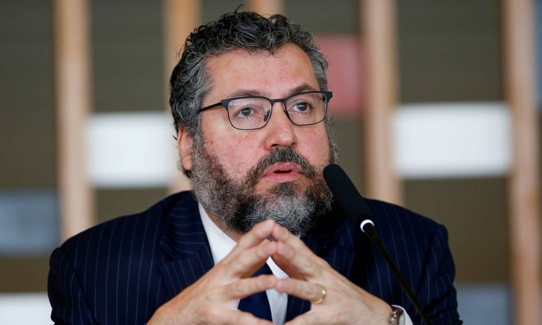 Ernesto Araújo pede demissão do Ministério das Relações Exteriores