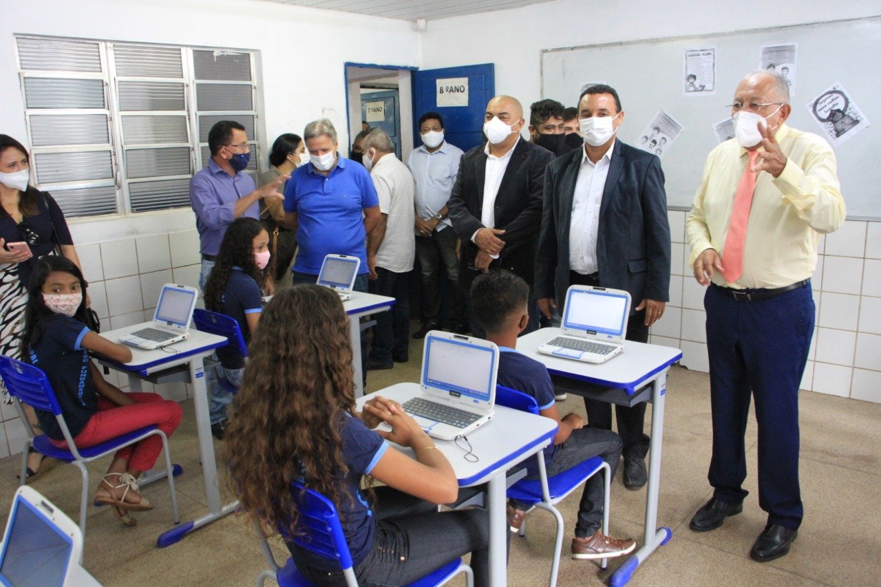 Dr. Pessoa inaugura sala virtual em escola da zona Rural