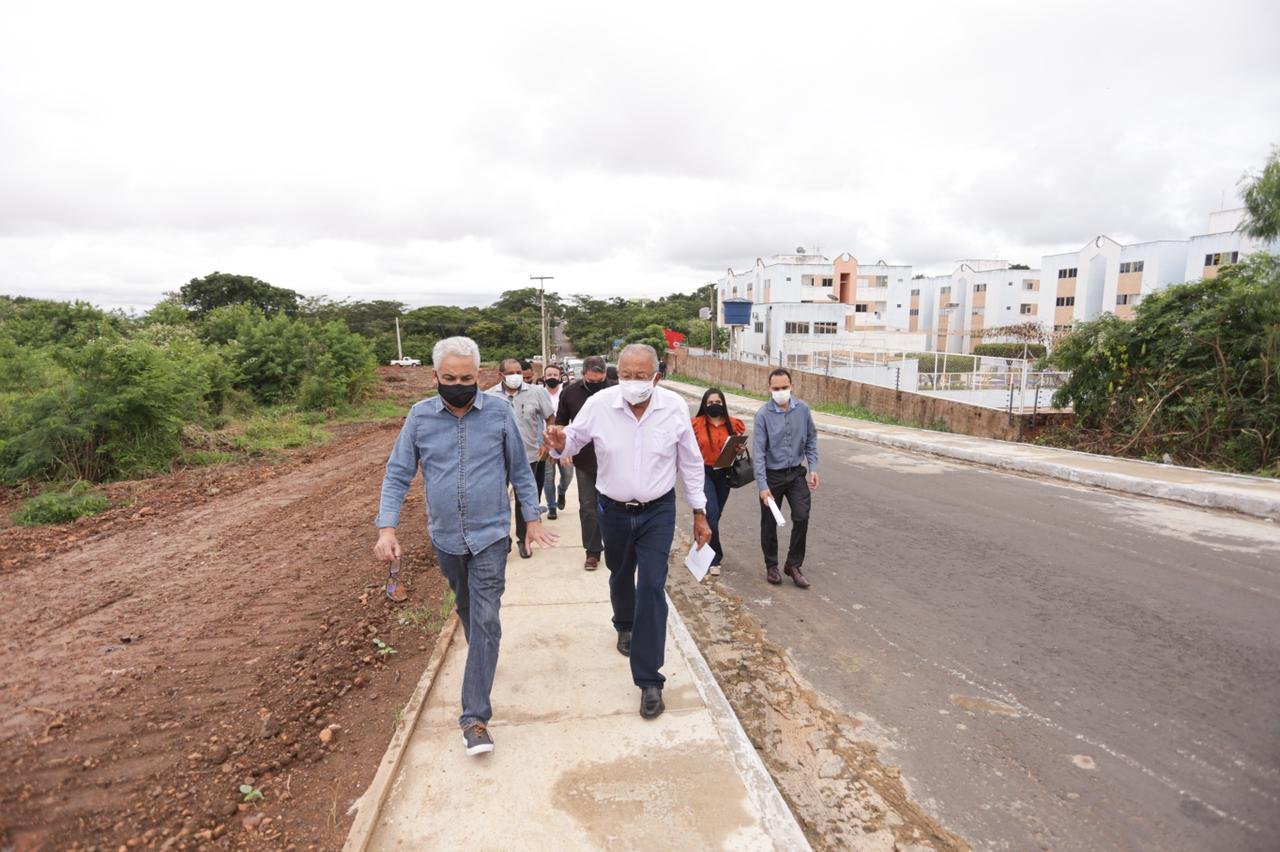 Dr. Pessoa inaugura obras na zona Leste de Teresina