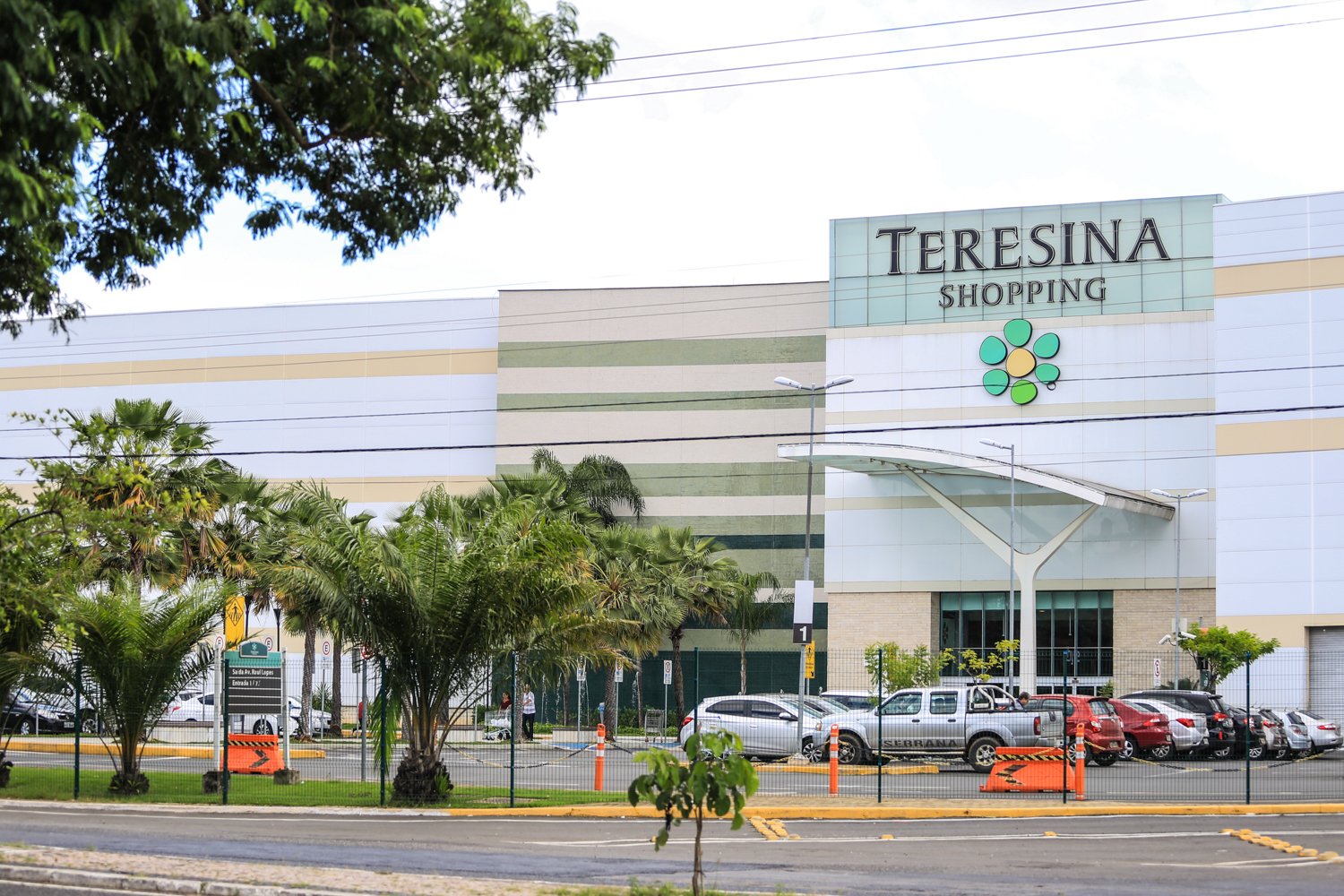 Prefeitura de Teresina modifica decreto e shoppings funcionam só até sexta-feira