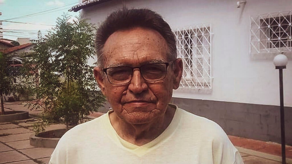 Morre o ex-secretario Carlos Lobo