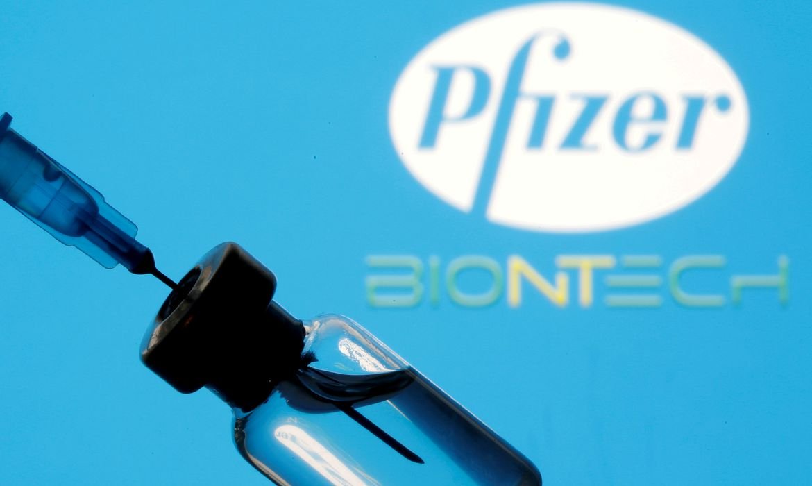 Ministério da Saúde anuncia lote de vacina da Pfizer para atender as capitais