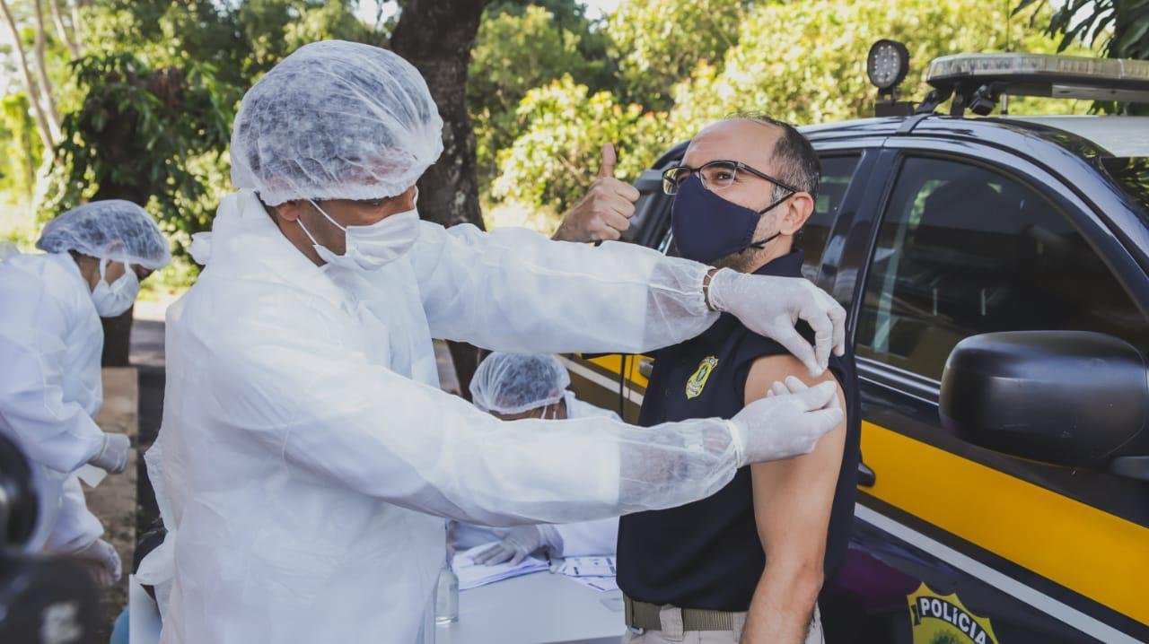 Piauí vacina Policiais Rodoviários Federais contra a Covid