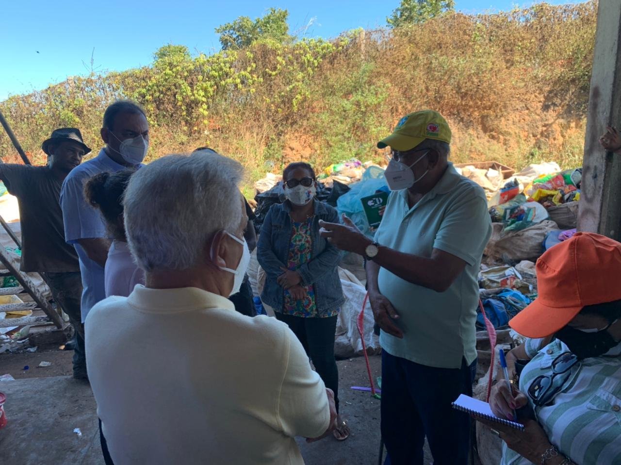 Dr. Pessoa visita aterro sanitário e ouve demanda de trabalhadores