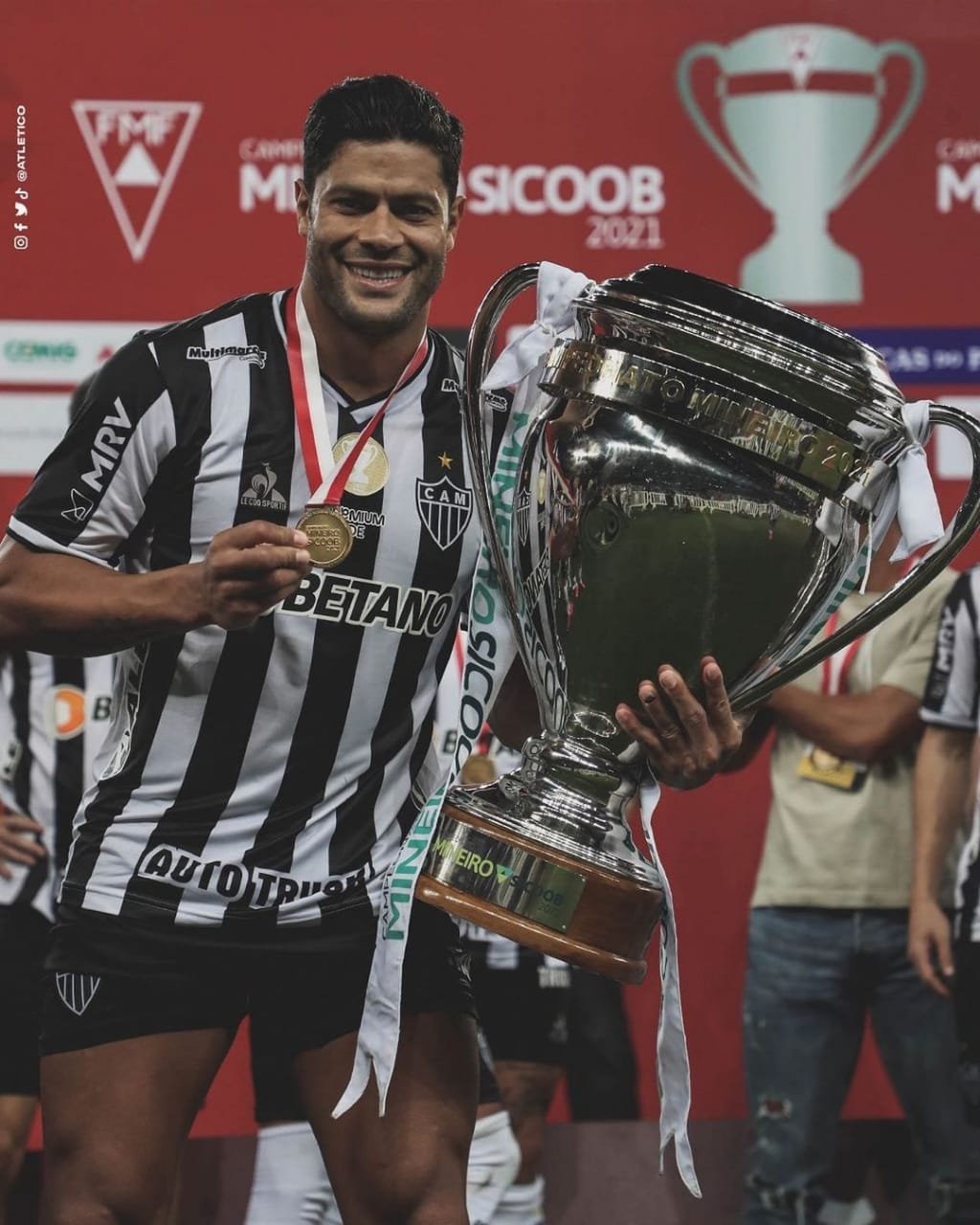 Atlético-MG é bicampeão mineiro após empate com o América-MG