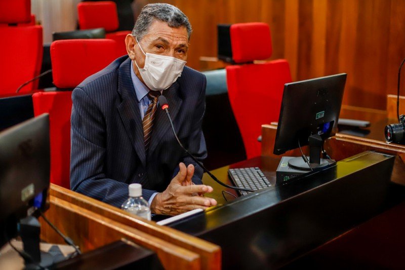 João de Deus comemora investimentos de R$ 300 milhões no Pro Alfabetização