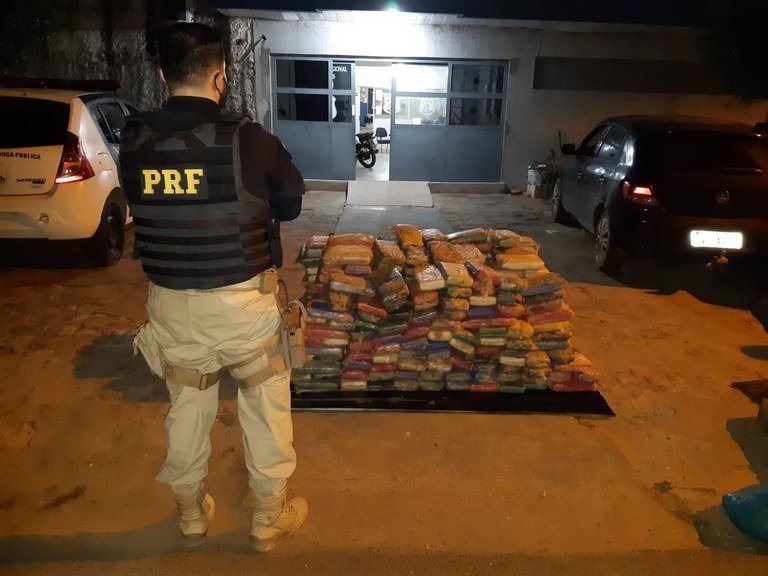 PRF apreende carga de maconha avaliada em R$ 379 mil em Picos