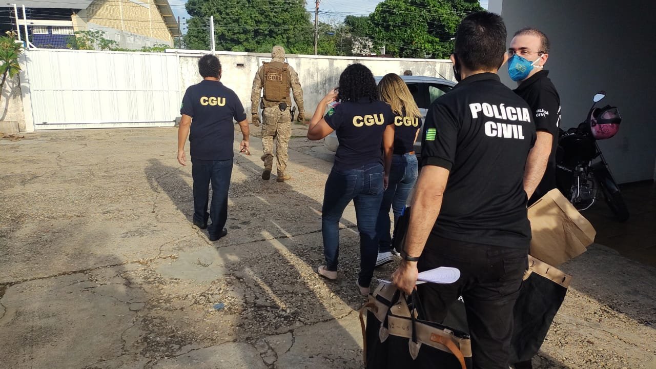 Polícia Civil deflagra operação e cumpre mandados contra empresários e agentes públicos
