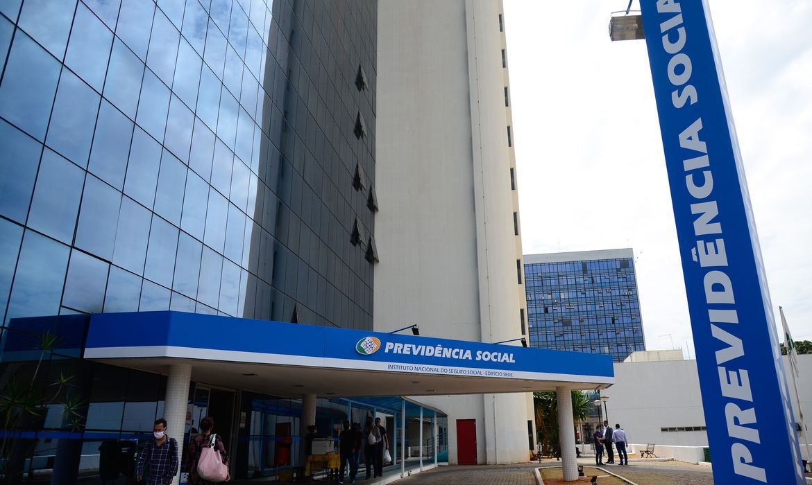INSS suspende temporariamente perícias médicas