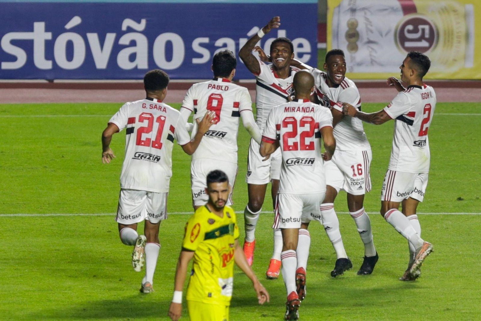 São Paulo domina, goleia o Mirassol e está na final do Paulistão