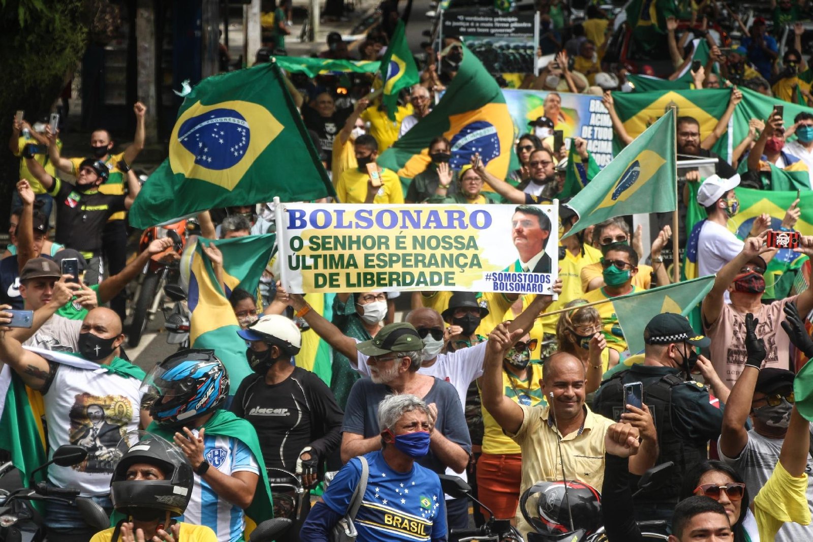 Atos pró-Bolsonaro pelo país têm ataque a lockdown e pedido de intervenção