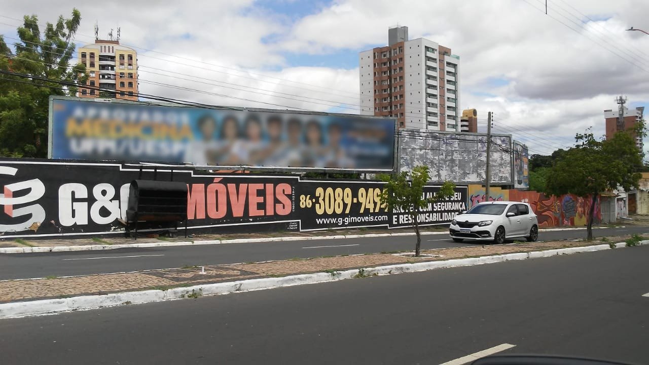 SAAD/Leste inicia retirada de outdoors irregulares em Teresina