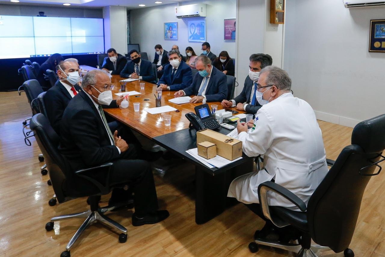 Dr. Pessoa pede a ministro aumento de repasse para saúde em Teresina