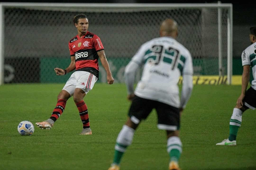 Flamengo vence o Coritiba e abre vantagem na Copa do Brasil