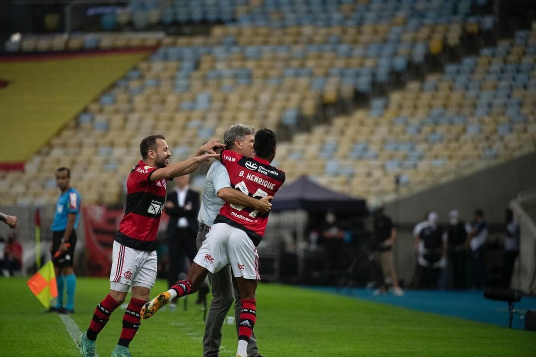 Flamengo goleia São Paulo por 5 a 1 no Maracanã