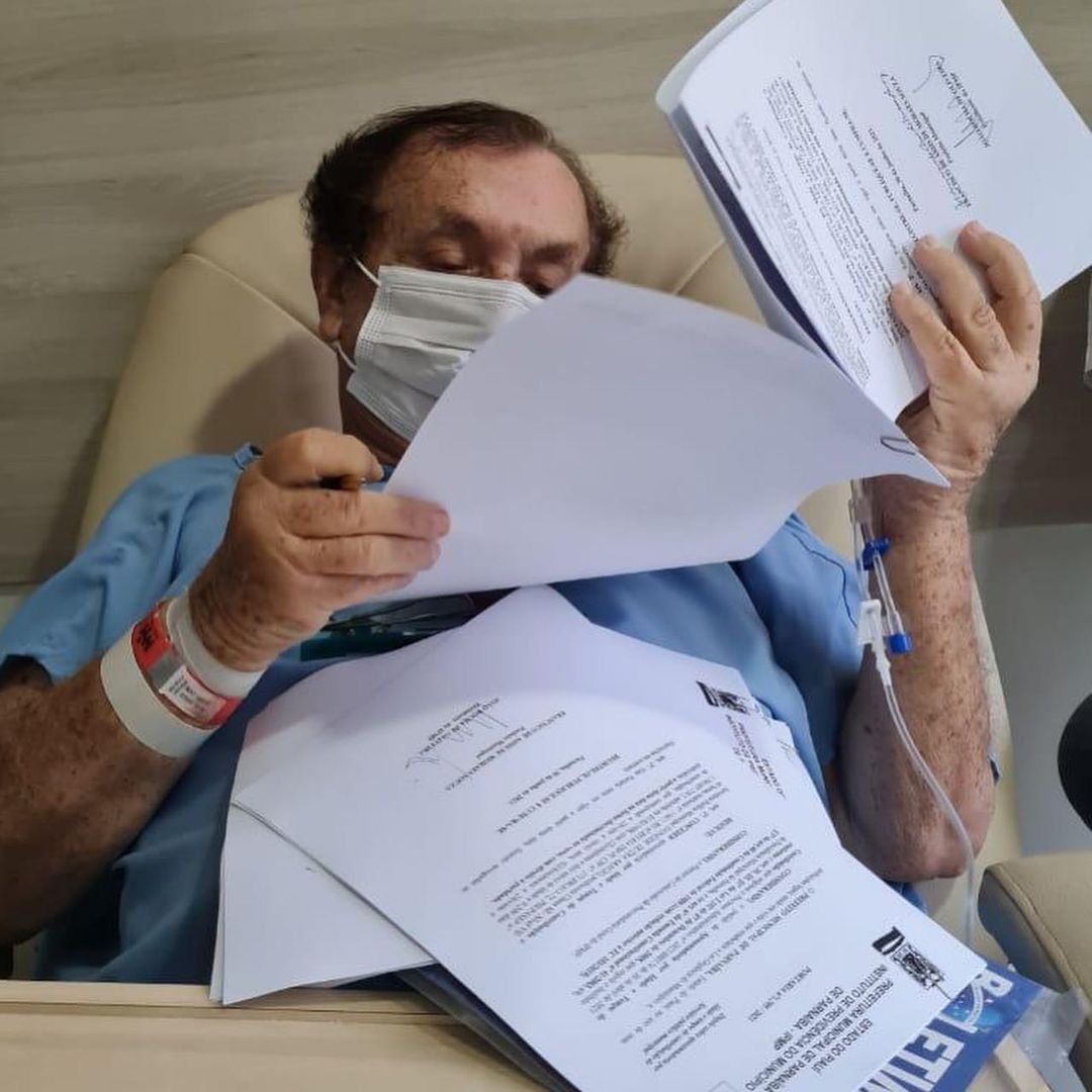 Prefeito Mão Santa recebe alta médica após ficar cinco dias internado