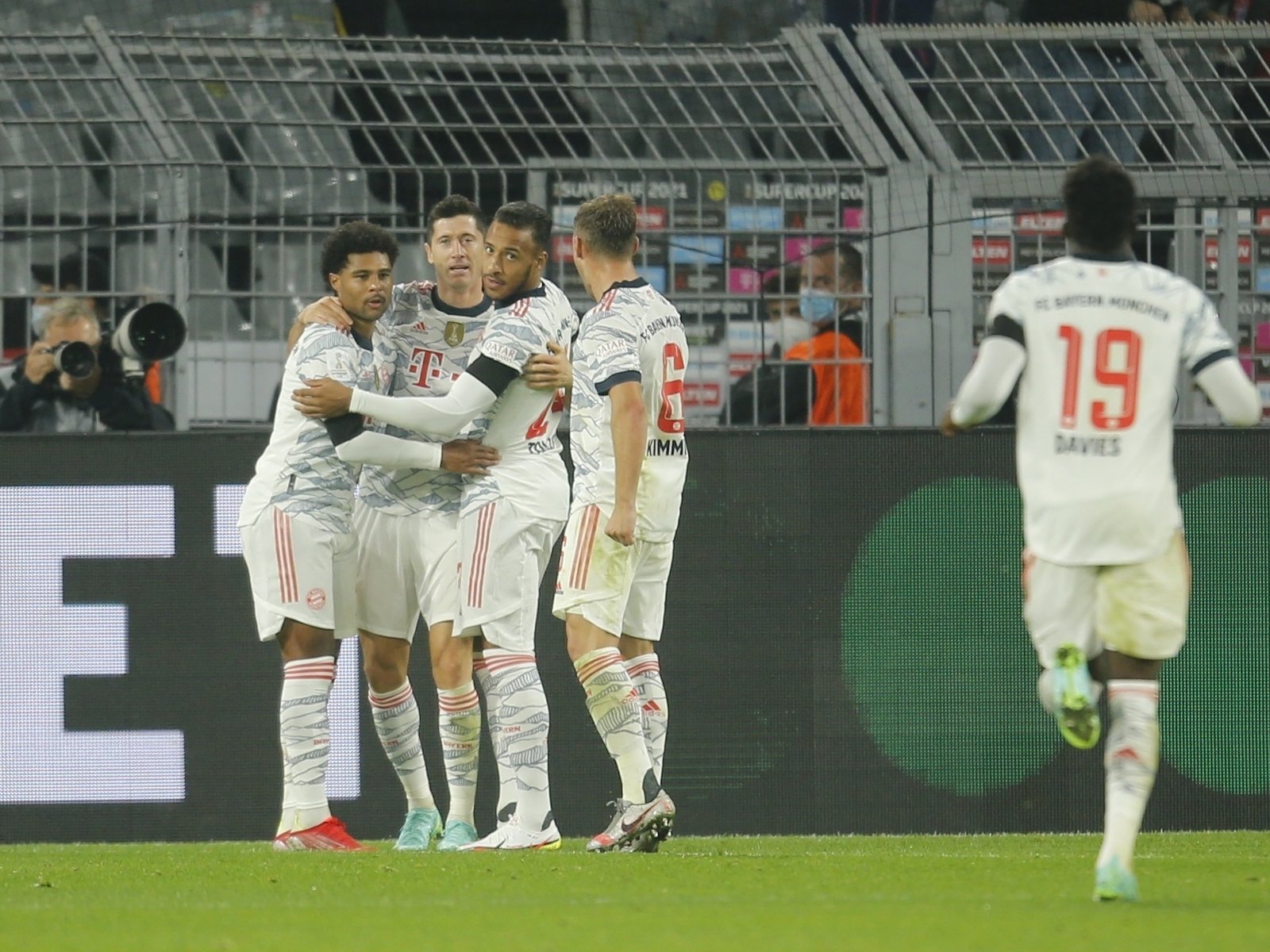 Bayern vence o Borussia e é campeão da Supercopa da Alemanha