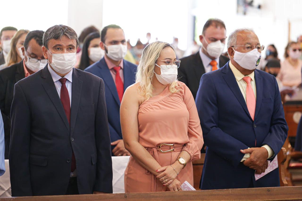 Dr. Pessoa participa de missa que celebra os 169 de Teresina