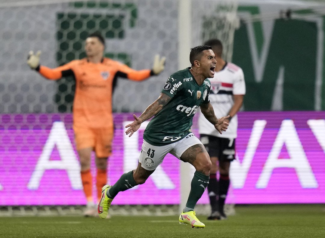 Palmeiras vence o São Paulo e avança à semi da Libertadores