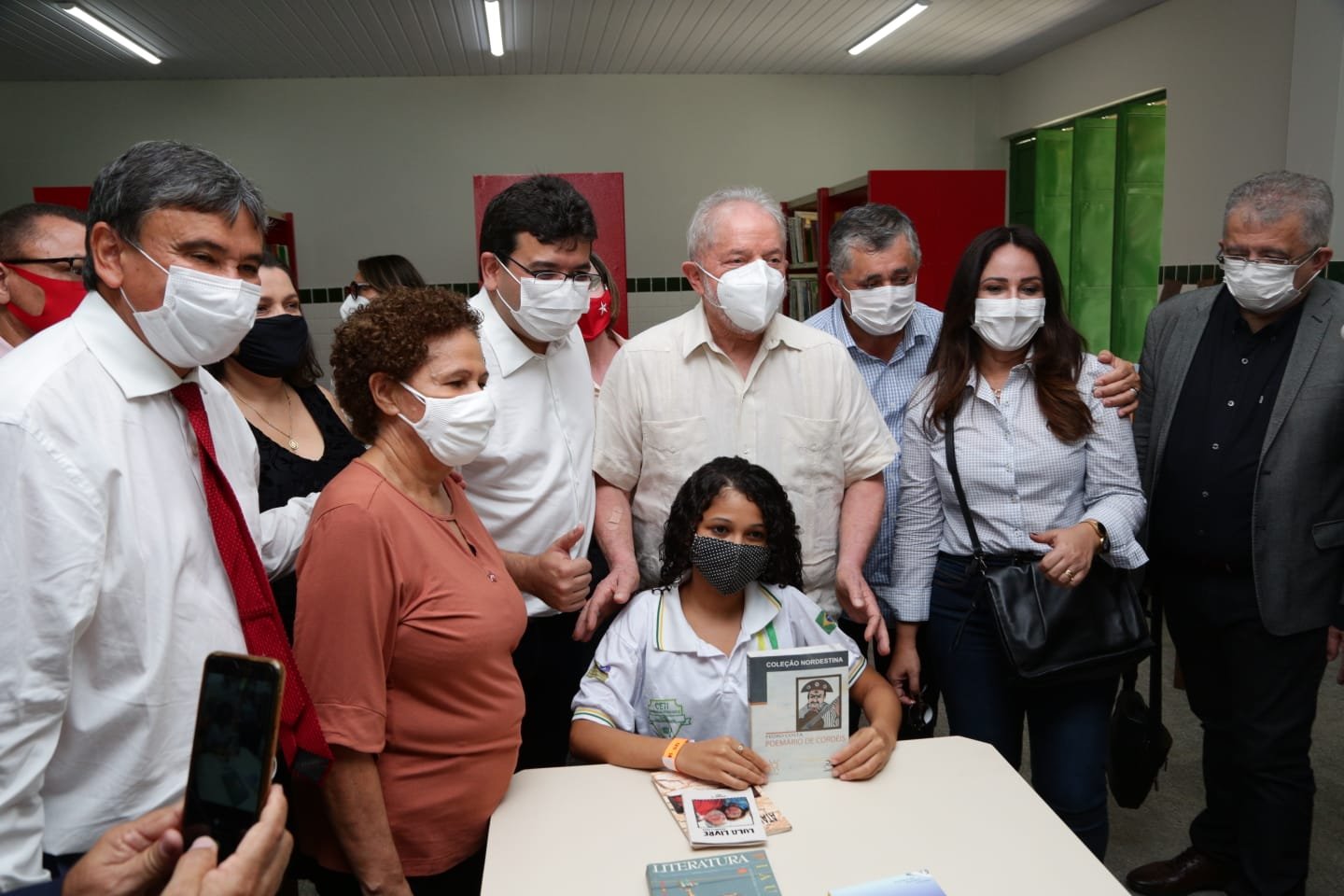Lula participa de inauguração de Escola de Tempo Integral e elogia a educação do Piauí
