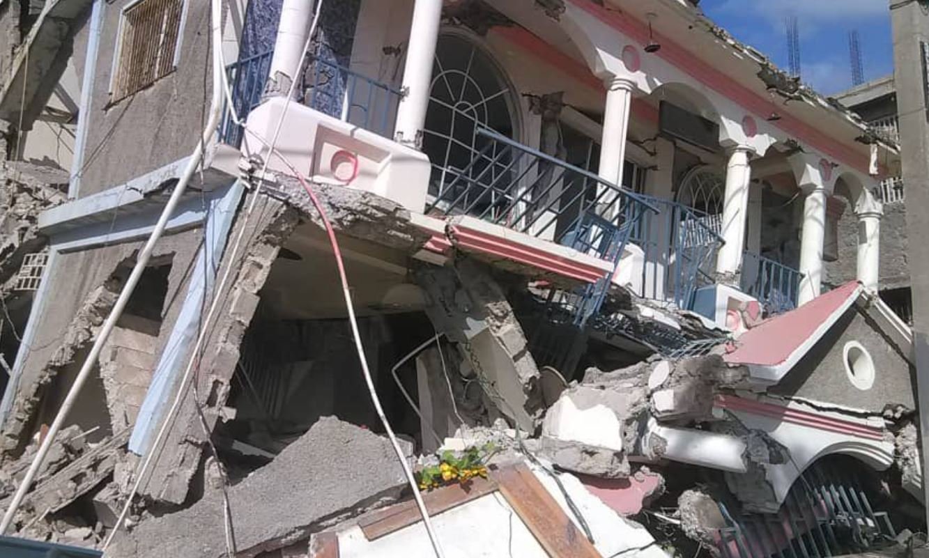 Sobe para 304 o número de mortos após forte terremoto no Haiti
