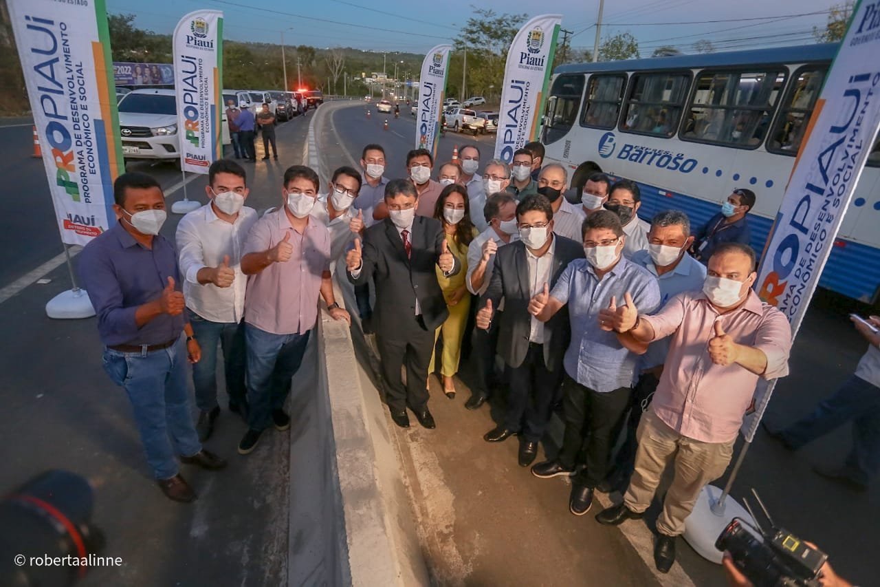 Wellington Dias entrega 9,5 km de duplicação da BR 343