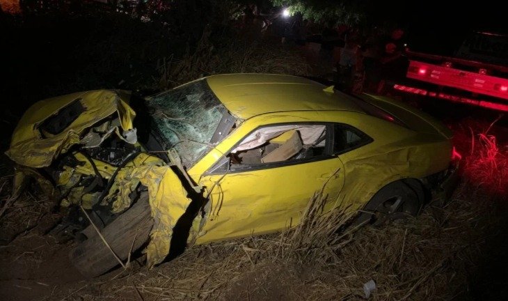 Colisão entre Camaro e S10 deixa feridos em Picos