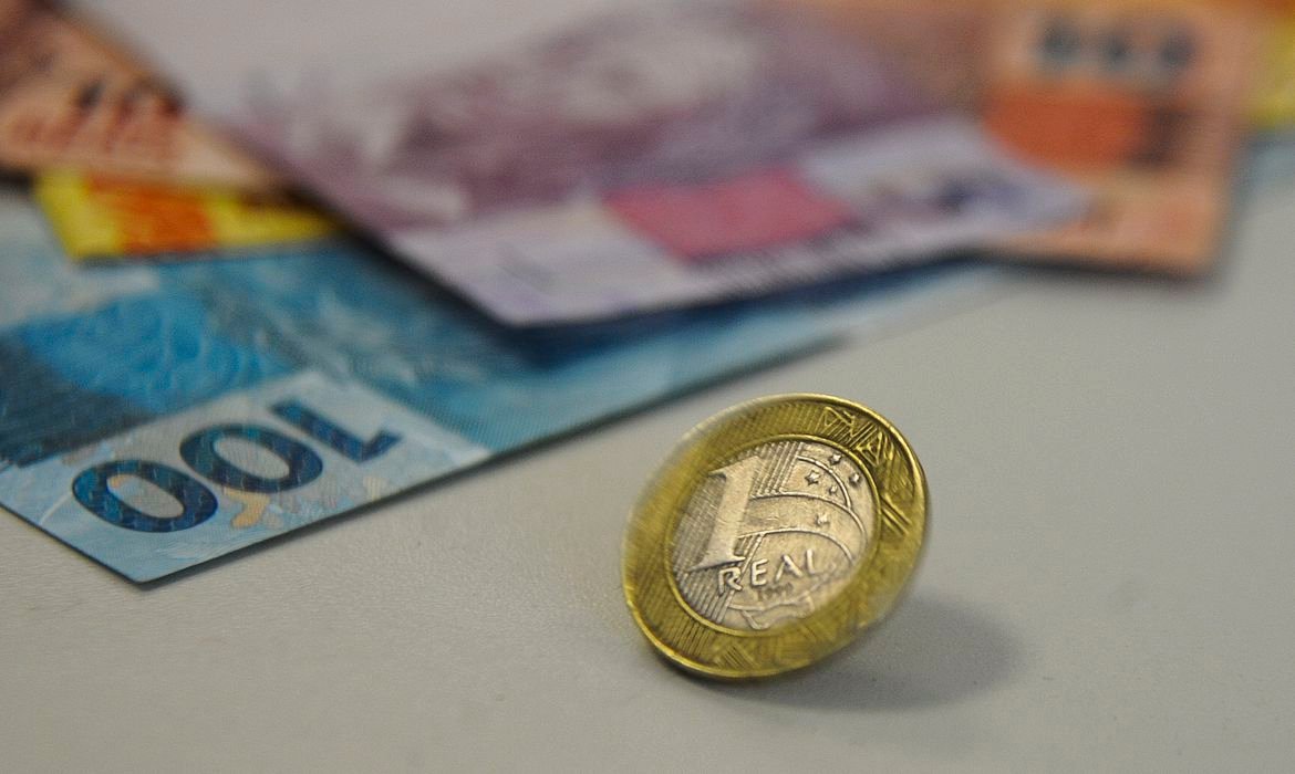 Governo propõe salário mínimo de R$ 1.169 em 2022