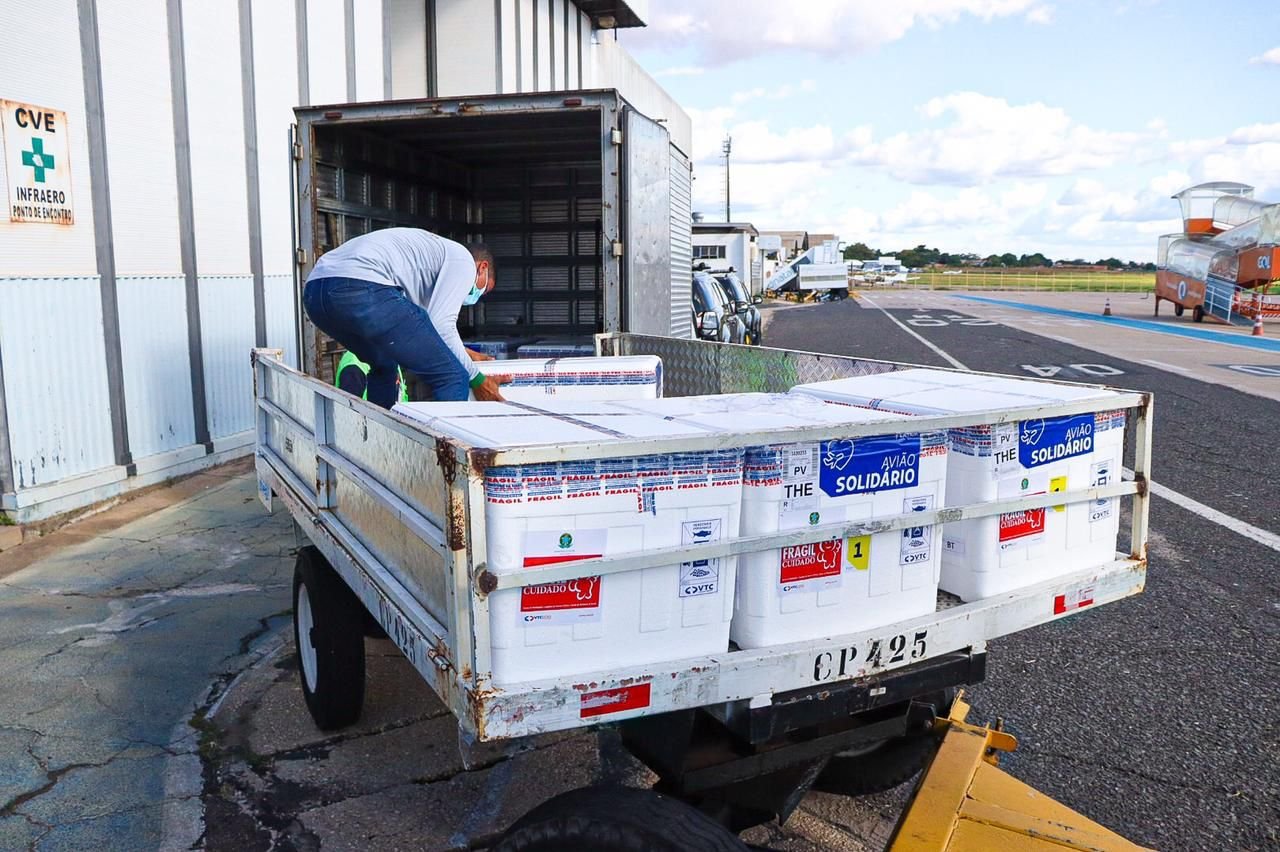 Piauí recebe mais de 81 mil doses de vacinas contra a Covid-19