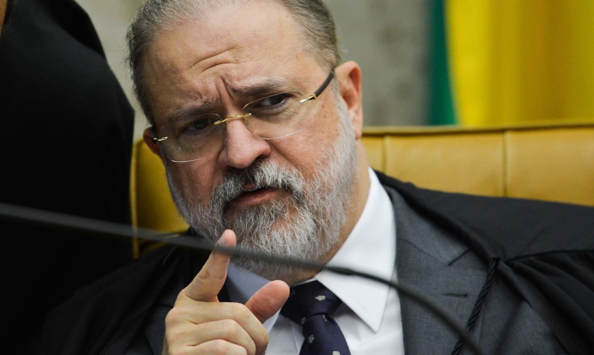 Augusto Aras defende autocontenção institucional no MP
