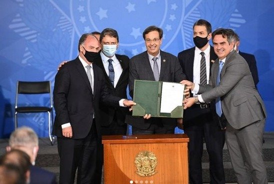Ministro Ciro Nogueira confirma novo trecho da Transnordestina no Piauí