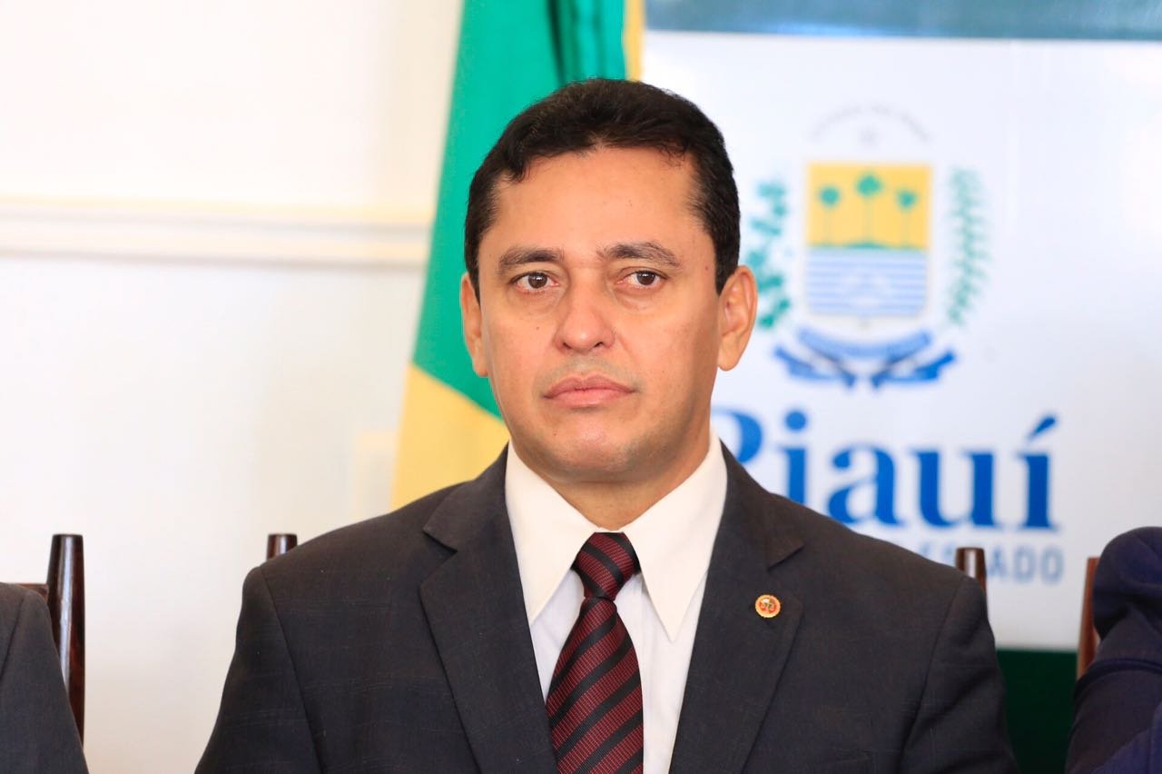 Procurador pede a suspensão de cargos comissionados na CMT e Alepi