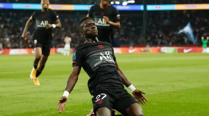 PSG vence com Neymar ousado e golaços
