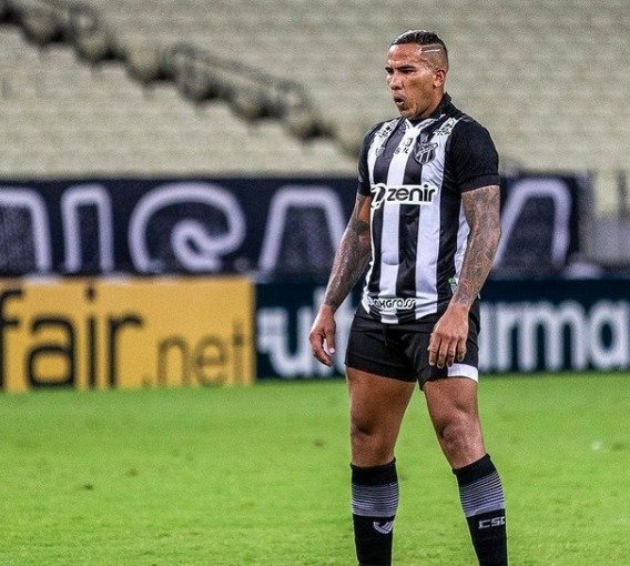 Ceará vence a Chapecoense e quebra sequência negativa