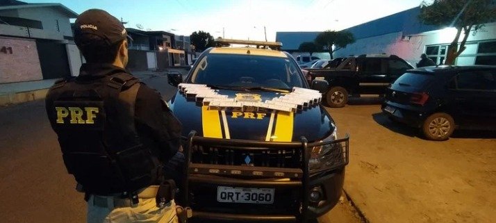 PRF apreende cigarro contrabandeado em Monsenhor Hipólito