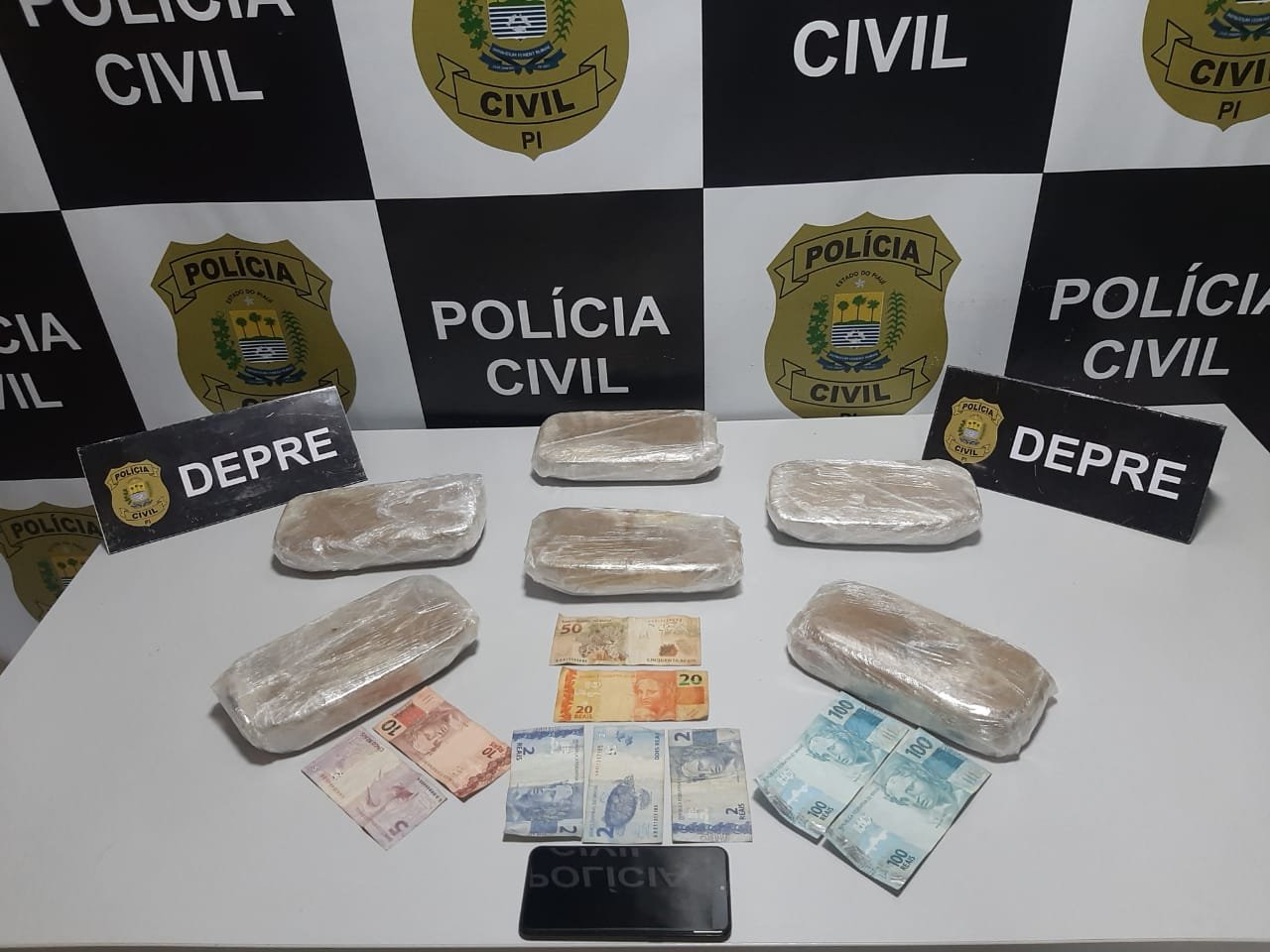 DEPRE prende mulher acusada de tráfico de drogas