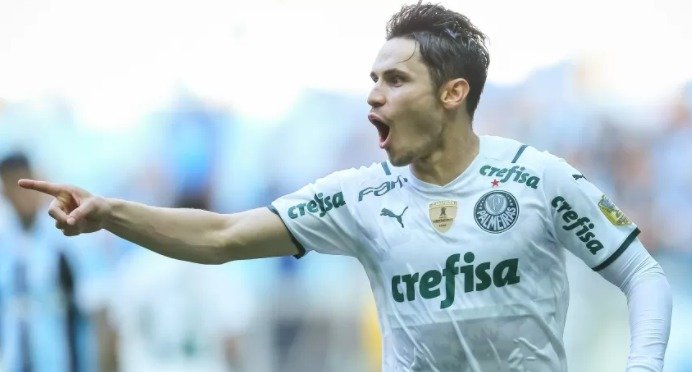 Palmeiras vira o jogo em quatro minutos e bate o Grêmio