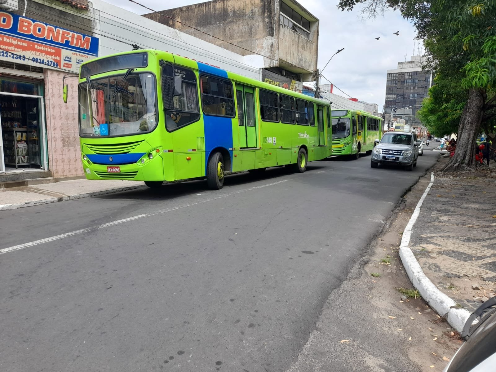 Motoristas e cobradores de ônibus fazem nova paralisação em Teresina