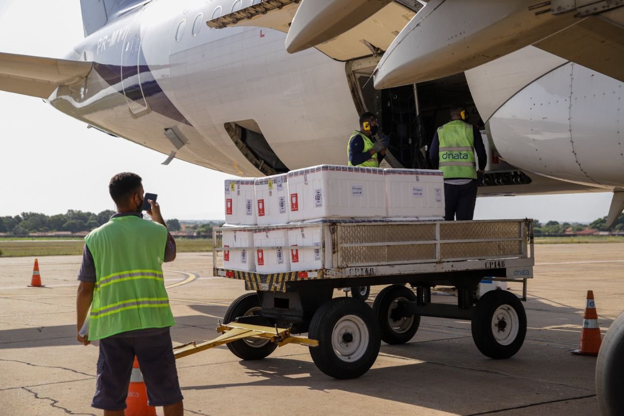 Piauí recebe lote de 200 mil doses de Coronavac