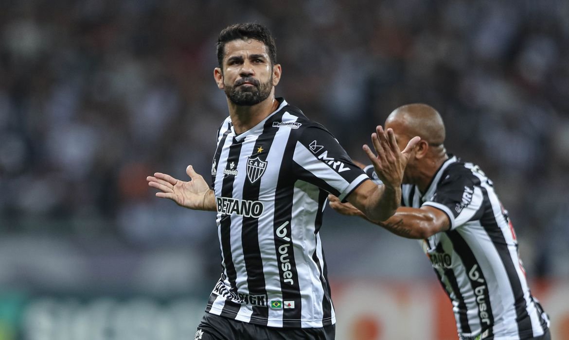 Atlético-MG vence Corinthians e segue rumo ao título