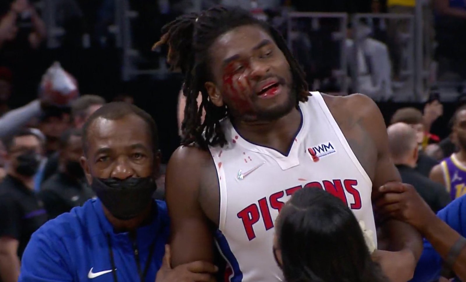LeBron James acerta Isaiah Stewart e gera briga generalizada na NBA