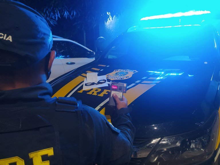 Idoso é preso acusado de conduzir veículo embriagado no Sul do Piauí