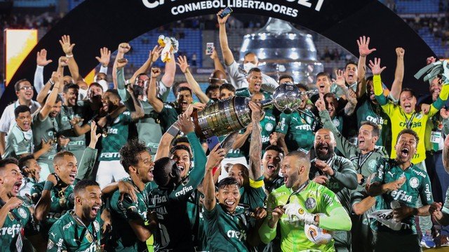 Palmeiras vence Flamengo na prorrogação e é tricampeão da Libertadores