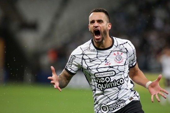 Corinthians vence o Cuiabá e encosta no G4 do Brasileirão