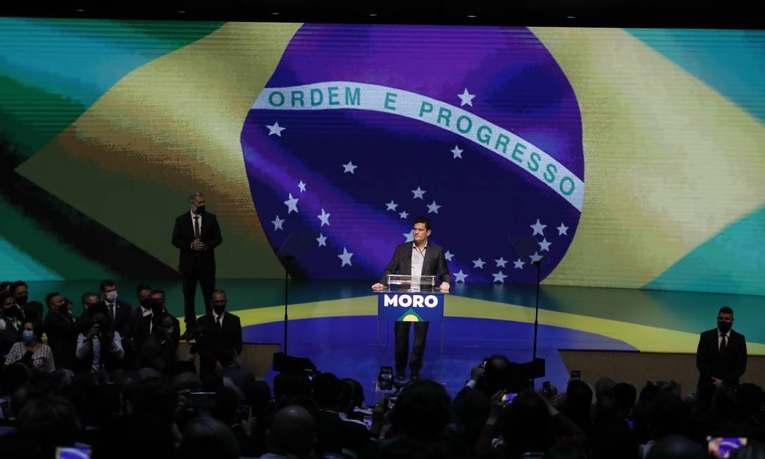 Sergio Moro se filia ao Podemos e critica Bolsonaro e Lula