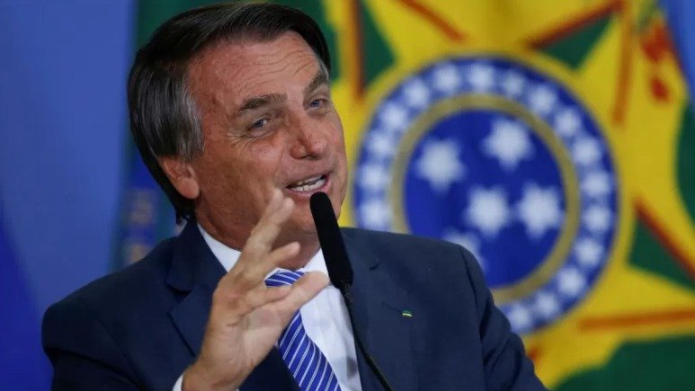 Bolsonaro anuncia redução no preço de combustíveis