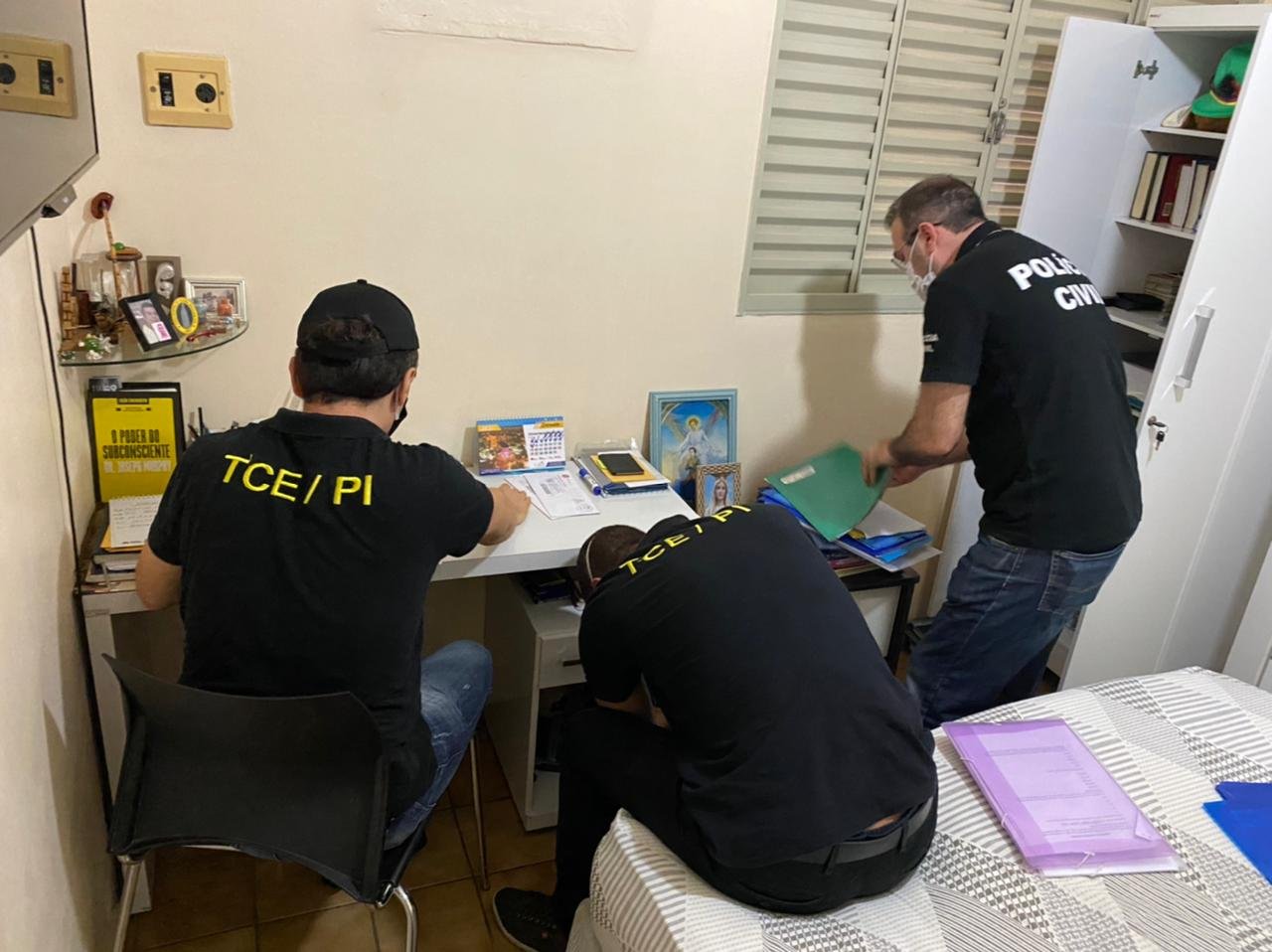 Polícia Civil cumpre mandados contra organização social e servidores da PMT