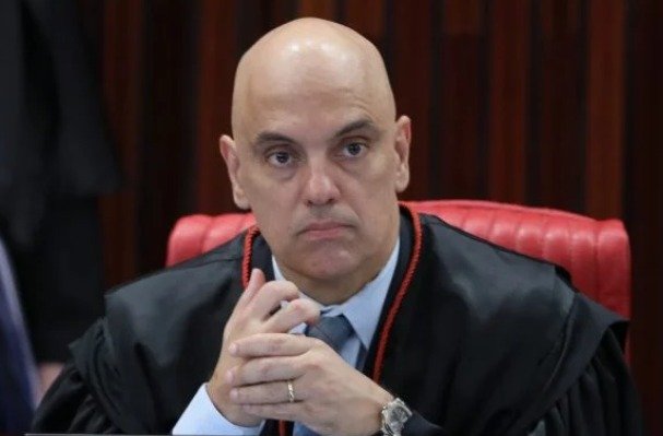 Alexandre de Moraes dá nova multa a Daniel Silveira