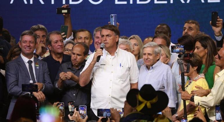 Bolsonaro ataca PT e defende liberdade 'contra quem quer que seja'